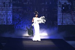 中国广州婚博会现场婚纱礼服流行时尚发布